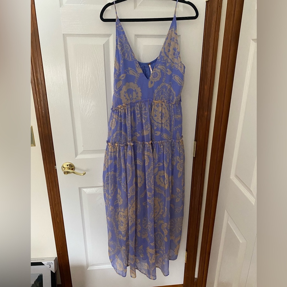 Free People Boho Tiered Flowy Chiffon Blue and Cream V-neck Dress. Size M.